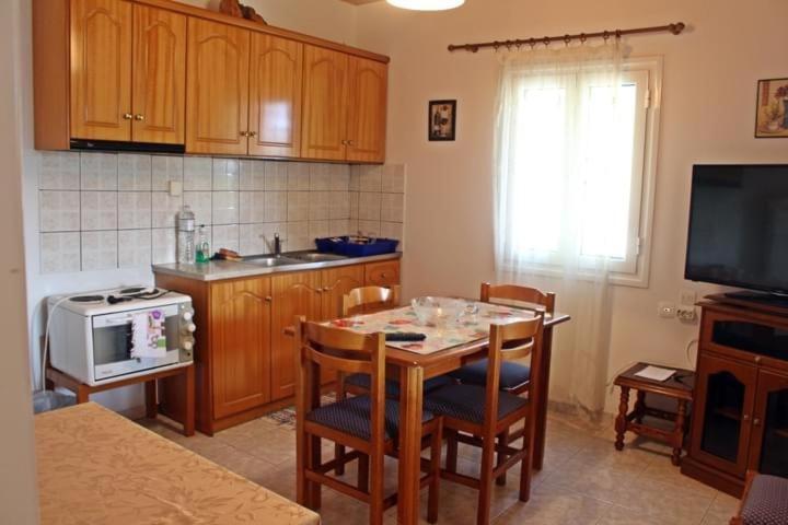 Guesthouse "Athina" Elliniko  Экстерьер фото